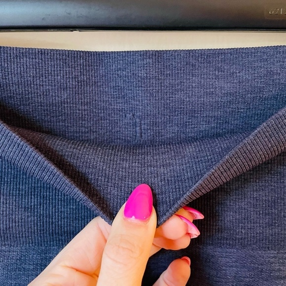 Lululemon In The Flow Crop Legging in Navy - Picture 6 of 6